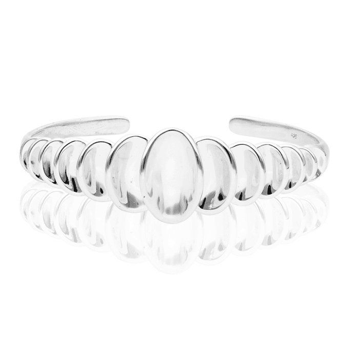 Narcissus Bangle in Weighty Silver